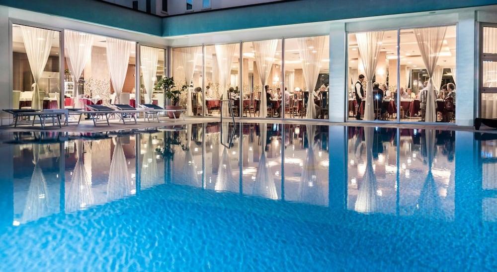 Hotel Parigi بيبيوني المظهر الخارجي الصورة