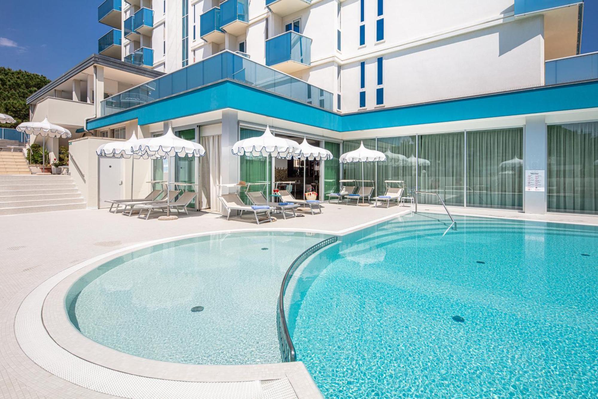 Hotel Parigi بيبيوني المظهر الخارجي الصورة
