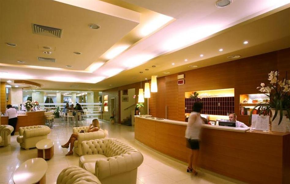 Hotel Parigi بيبيوني المظهر الخارجي الصورة