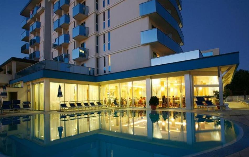 Hotel Parigi بيبيوني المظهر الخارجي الصورة