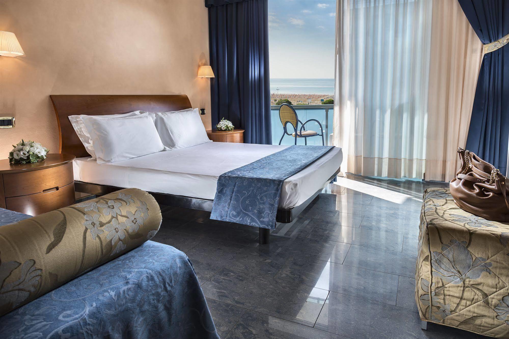 Hotel Parigi بيبيوني المظهر الخارجي الصورة